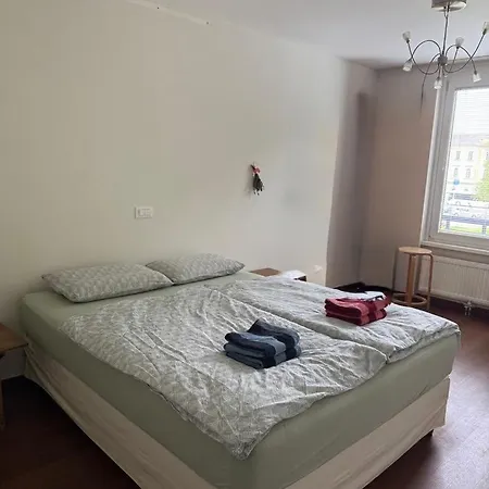 Yucca Apartment *